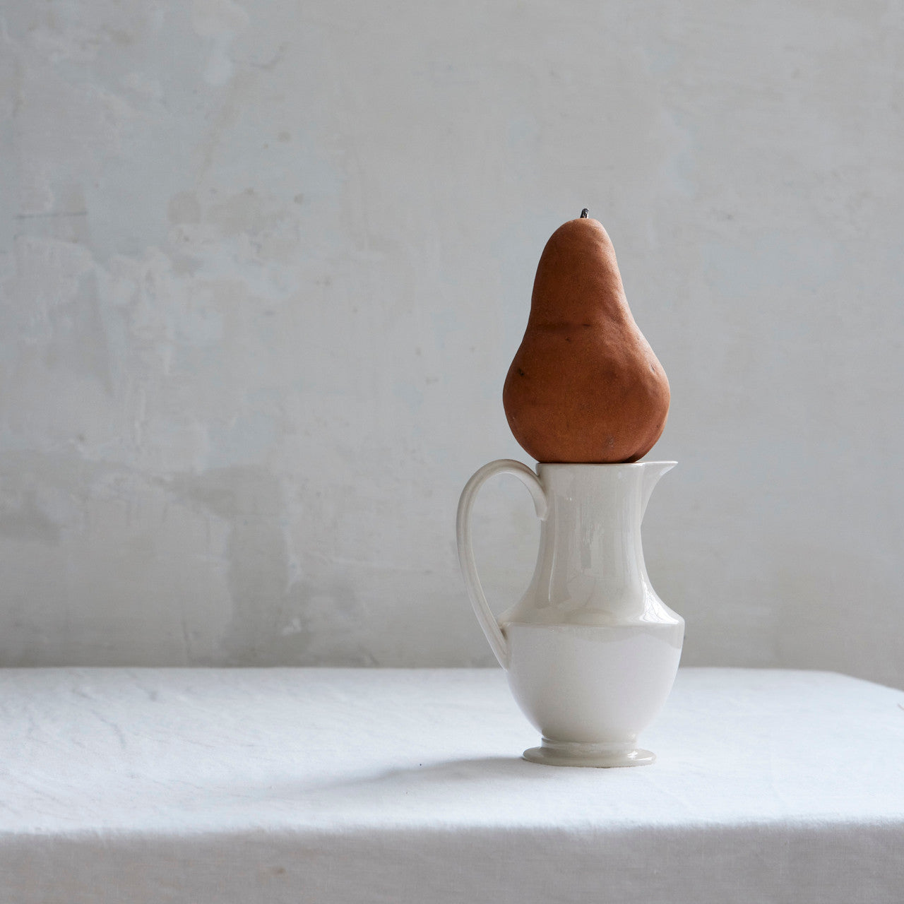 Toulouse Pitcher Medium, Flour