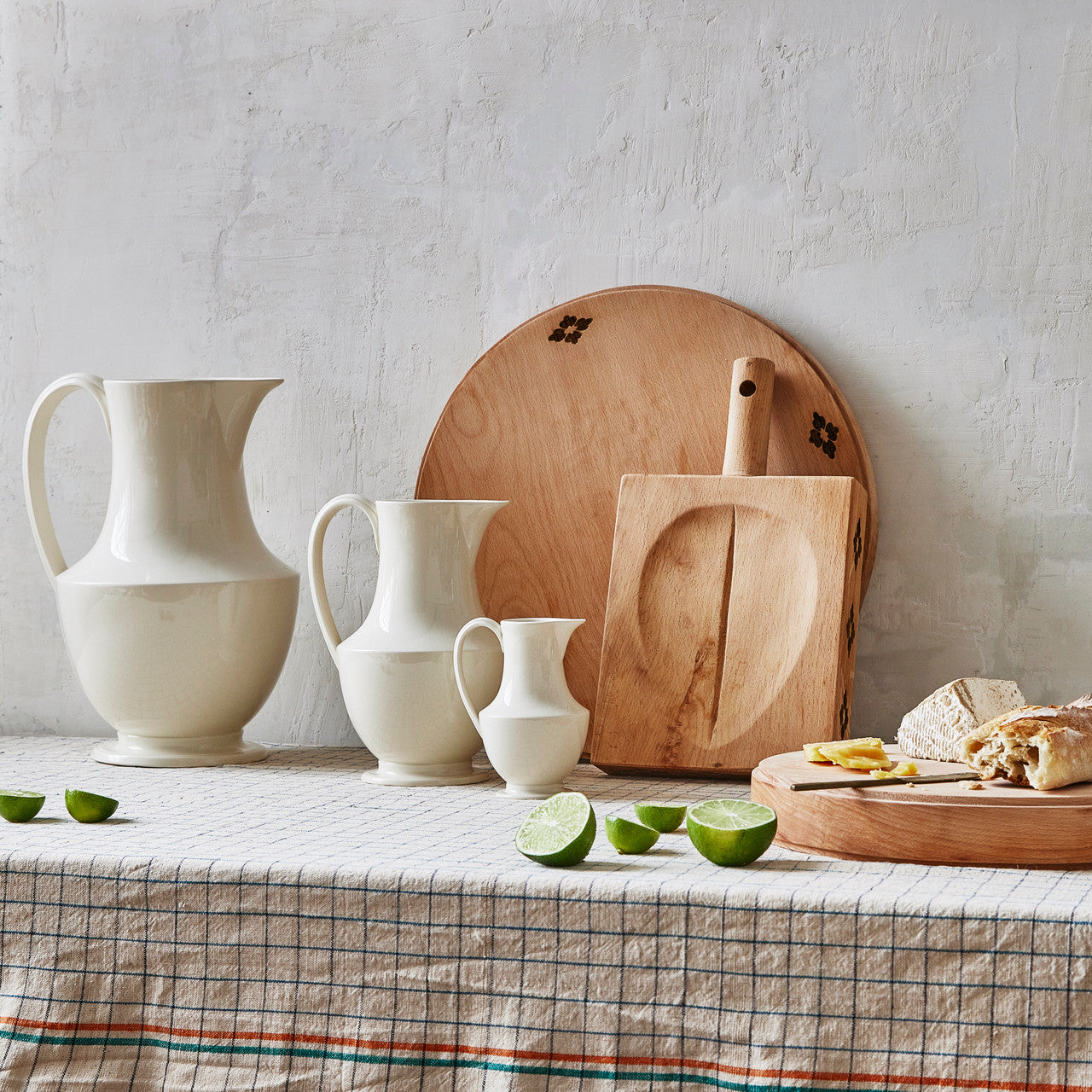 Toulouse Pitcher Medium, Flour