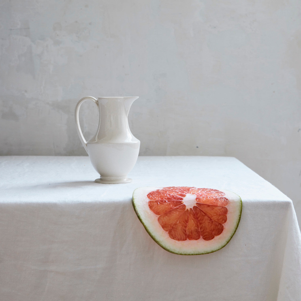 Toulouse Pitcher Medium, Flour